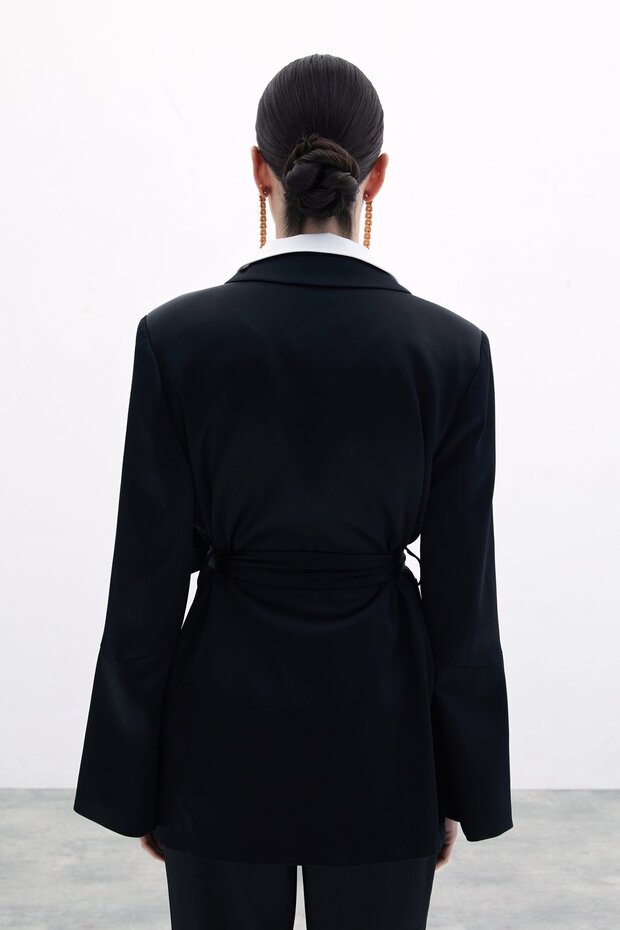 Jachetă neagră lungă cu broșă - 6