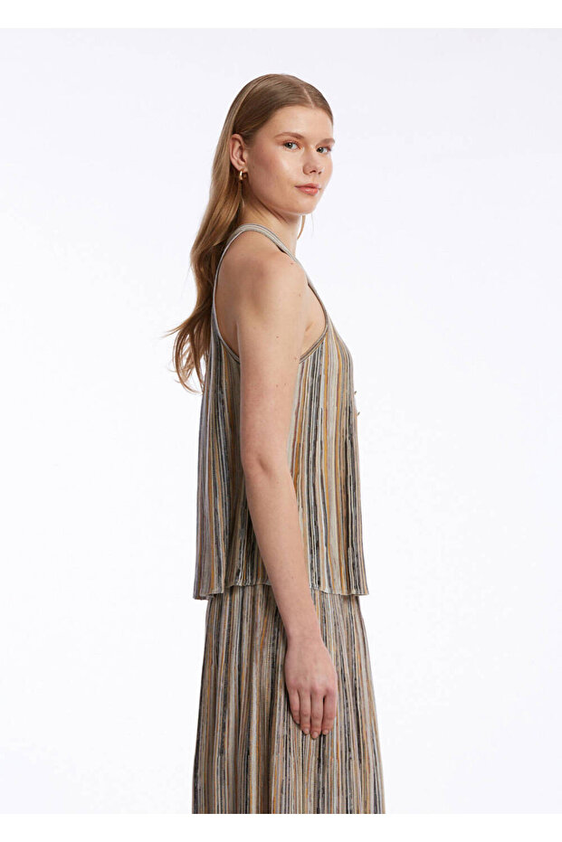 Bej Renk Bloklu Triko Üst - 3