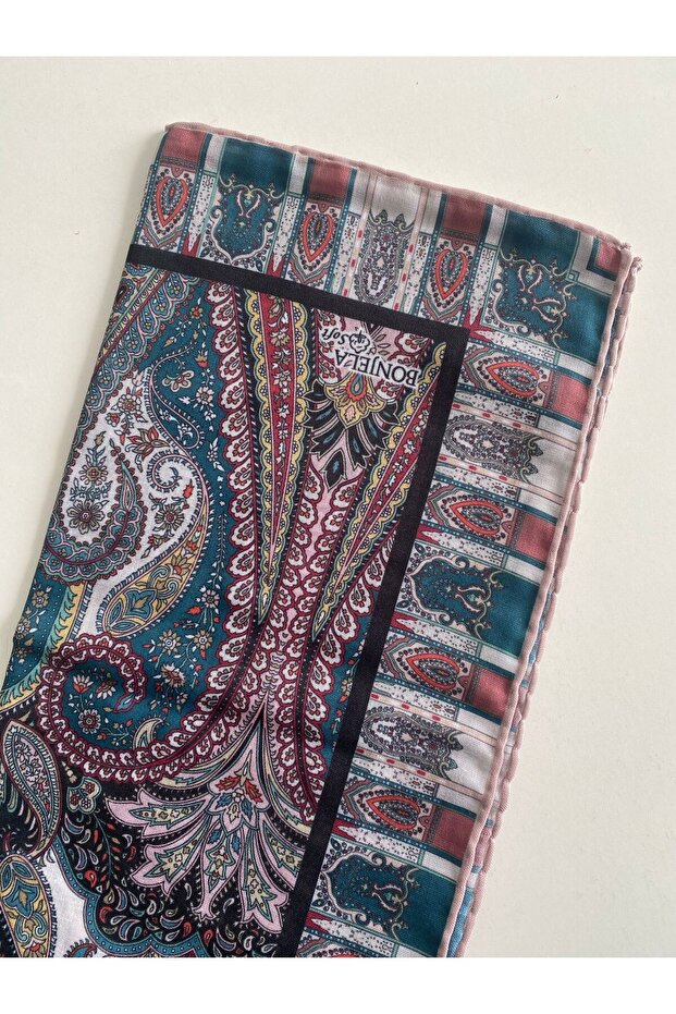 وشاح رقمي ناعم بنمط عتيق - 1