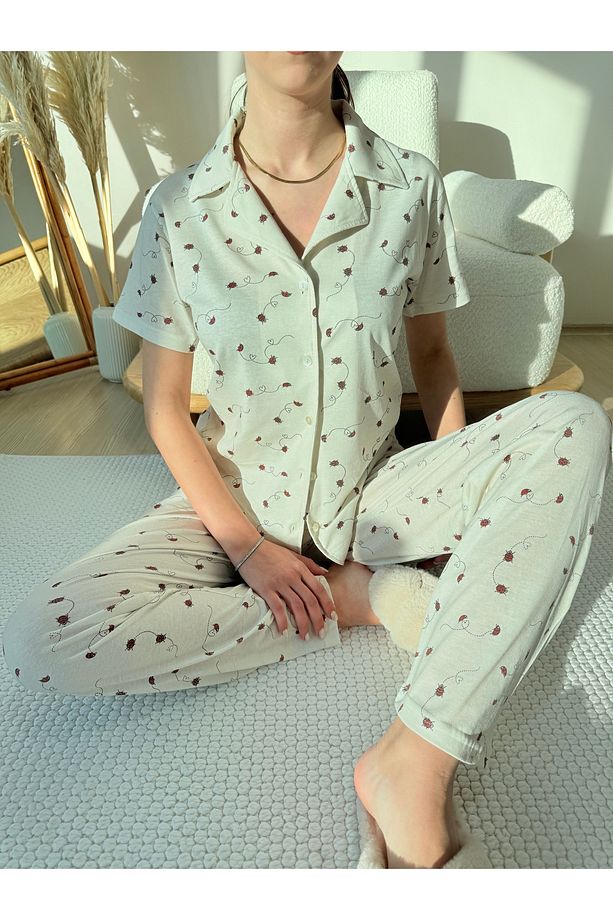 Ekru Minik Uğur Böceği  Desenli Pamuklu Kısa Kol Gömlek Yaka Pijama Takımı - 1