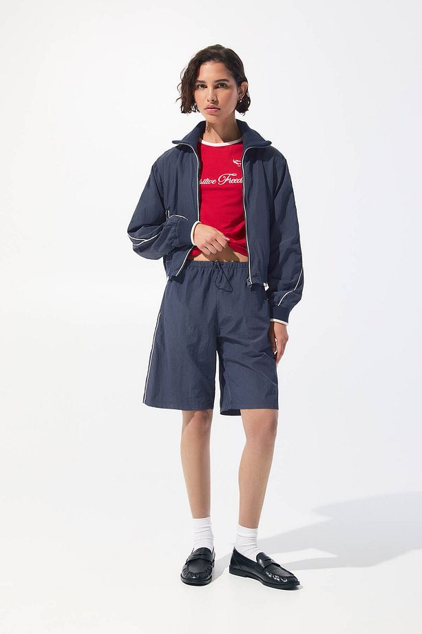 Yan şeritli jogger bermuda şort - 2