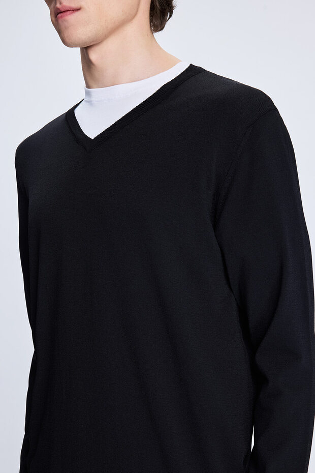 Siyah Regular Fit V Yaka Rayon Kazak - 4