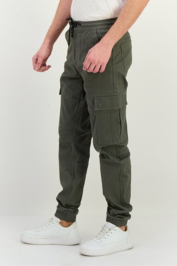 Men Stretch Fit Solid Cargo Pants, Grey - 2