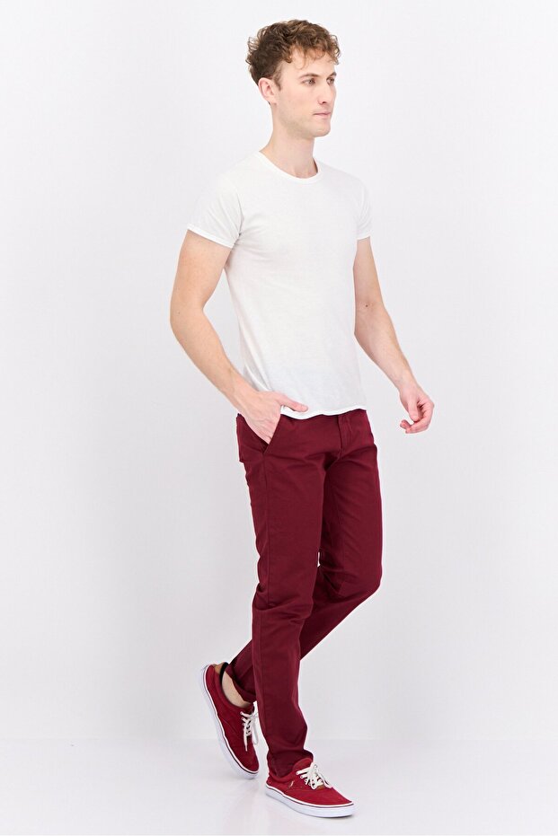 Men Slim Fit Solid Chino Pants, Maroon - 4