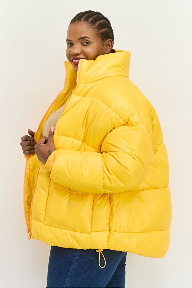 سترة نسائية منفوخة سادة، باللون الأصفر - 2