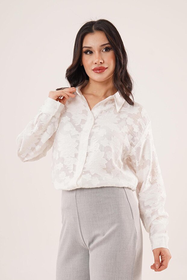 قميص أبيض بنمط الأزهار - 5