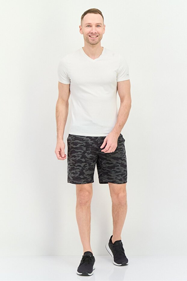 شورت رجالي أساسي مموه، متعدد الألوان - 4