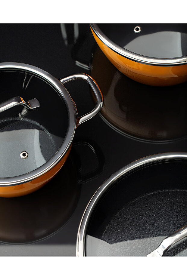 Titanium Enamel - Comfortable Cookware Set - 2