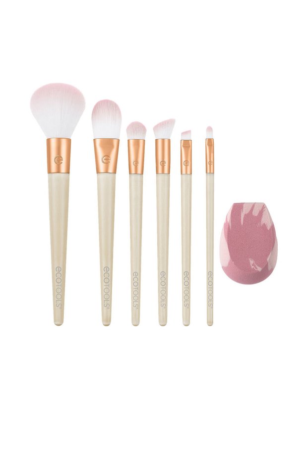 Wrapped In Glow Make-up Set
