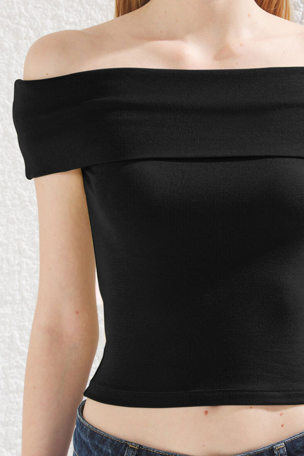 Siyah Carmen Yaka Fitted/Vücuda Oturan Örme Bluz TWOSS25BZ00126 - 3