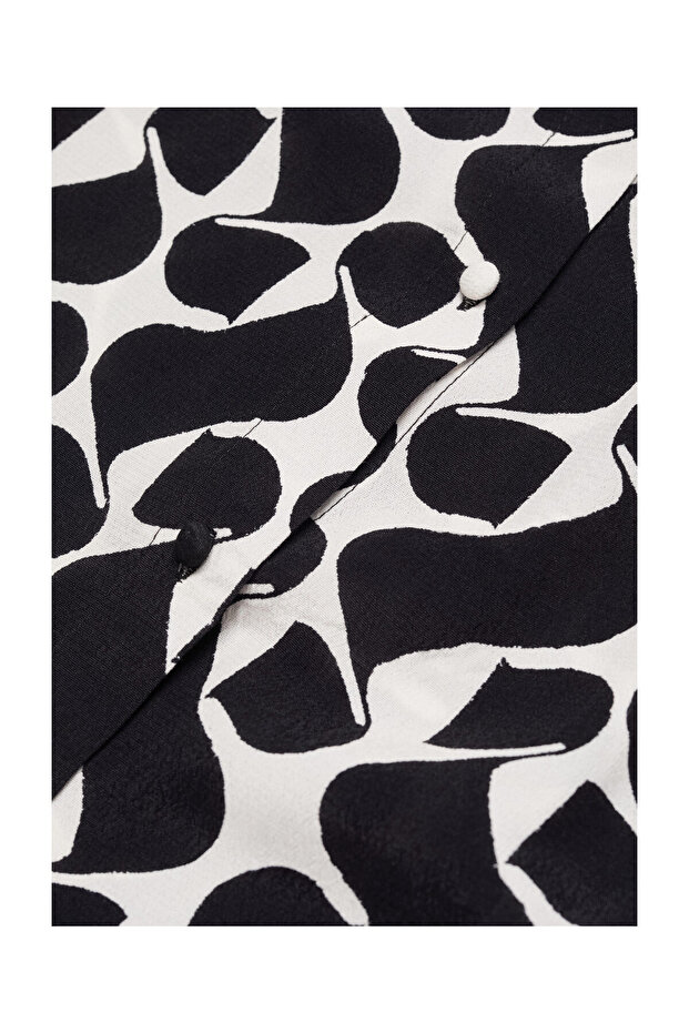 Printed blouse with contrasting trims - 3