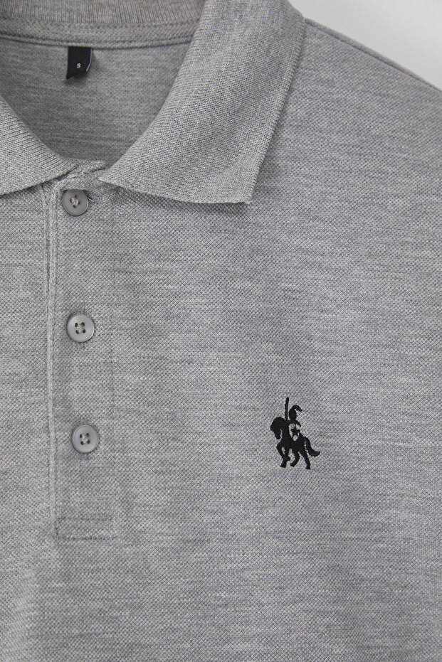 Gri Melanj Regular/Normal Kesim At Nakış Detaylı Polo Yaka T-shirt TMNSS25PO00017 - 8