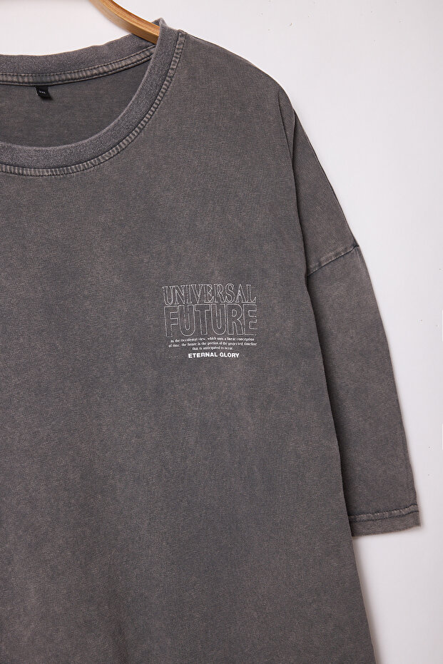 Büyük Beden Antrasit Oversize/Geniş Kesim Soluk Efektli Baskılı %100 Pamuk T-Shirt TMNSS25BF00015 - 4