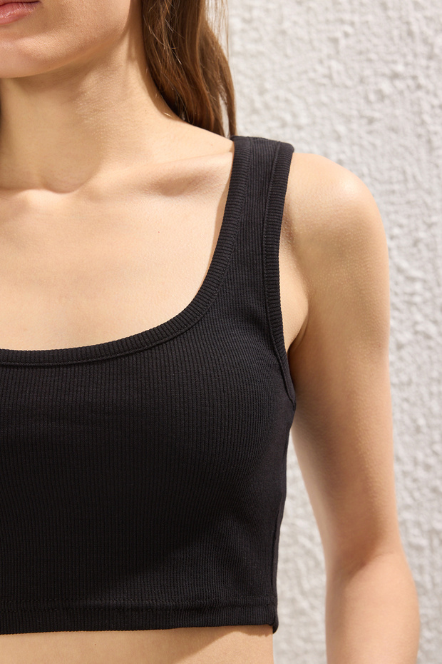 Siyah-Beyaz Fitted/Vücuda Oturan Super Crop Esnek Örme Atlet TWOSS25AL00054 - 6