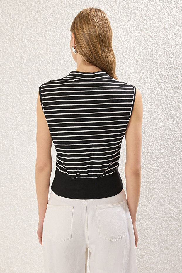 Siyah Çizgili Regular/Normal Kalıp Polo Yaka Esnek Örme Bluz TWOSS25BZ00463 - 4