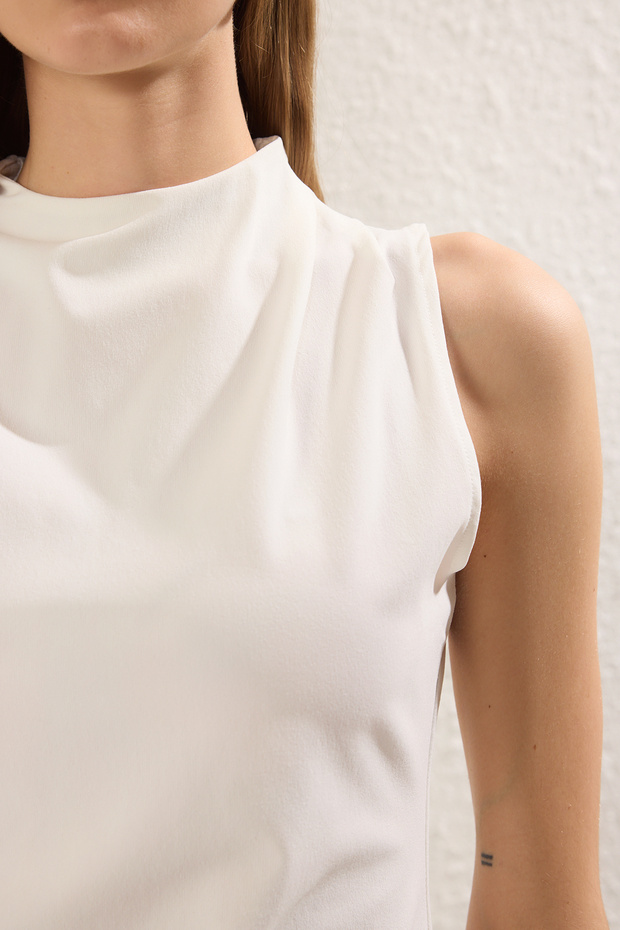 Ekru Büzgü/Drape Detaylı Fitted/Vücuda Oturan Asimetrik Örme Bluz TWOSS25BZ00388 - 3