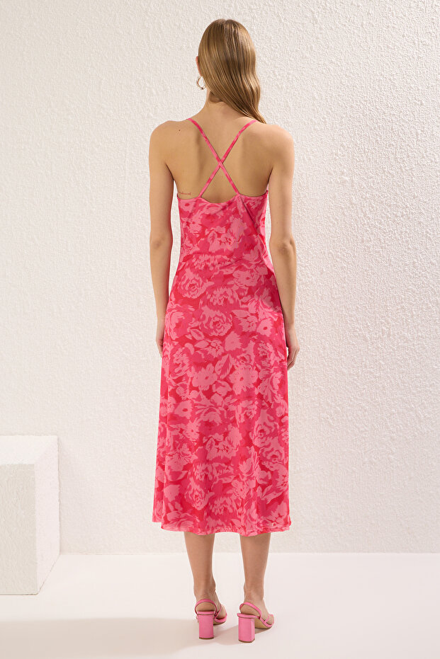 Pembe Soyut Çiçekli Degaje Yaka Yırtmaçlı A Line/Çan Kesim Midi Örme Elbise TWOSS25EL00684 - 4