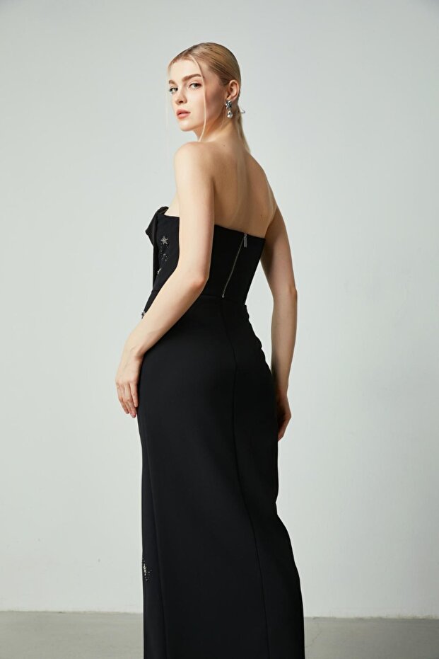 بلوزة مزينة بدون أكمام - 4