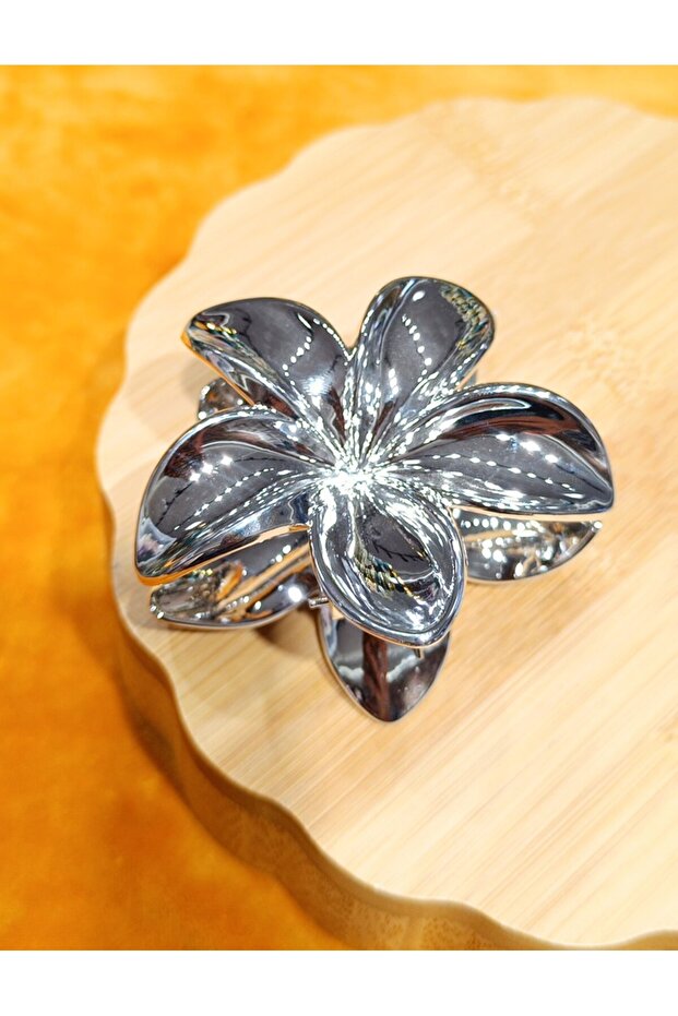 Luxurious Figured Gray Lotus Buckle