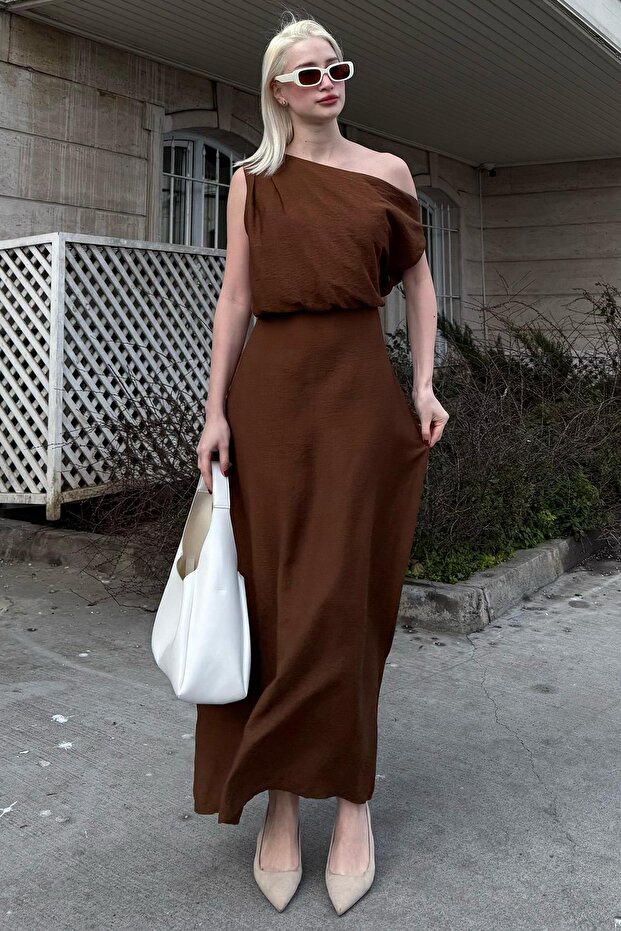 Rochie maro cu umăr Mg2349 - 2