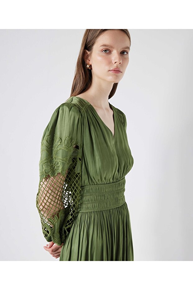 Nakışlı mini elbise - 4