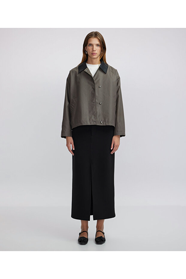 Kontrast yakalı mont - 5