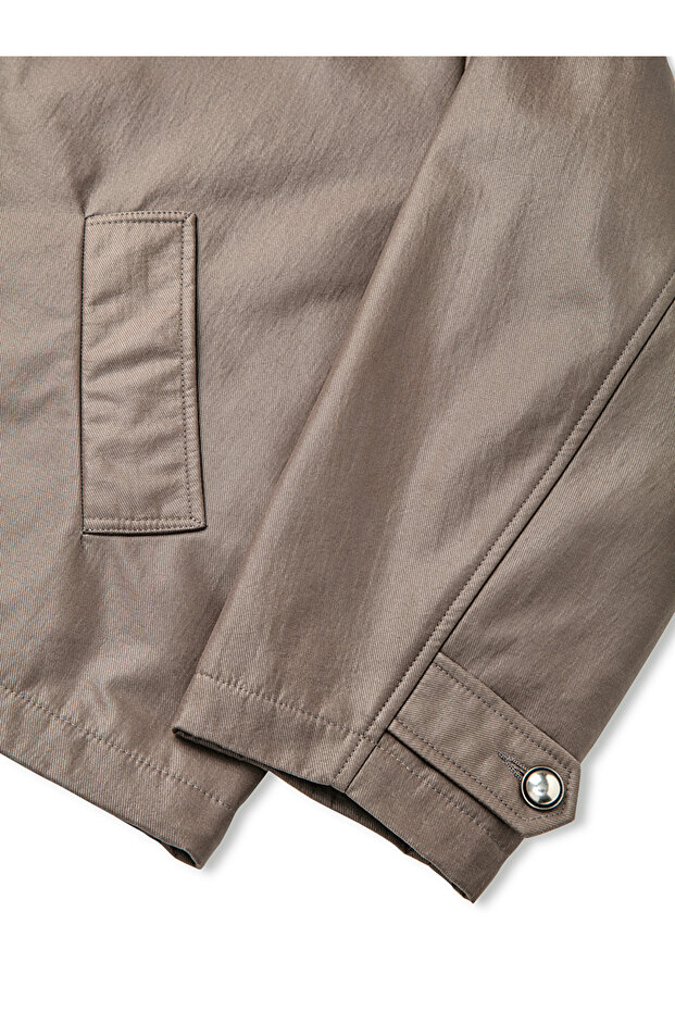 Kontrast yakalı mont - 4