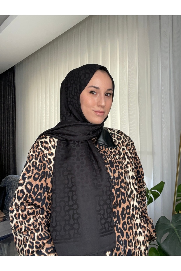 شال جاكار أزرق بنمط S - أسود