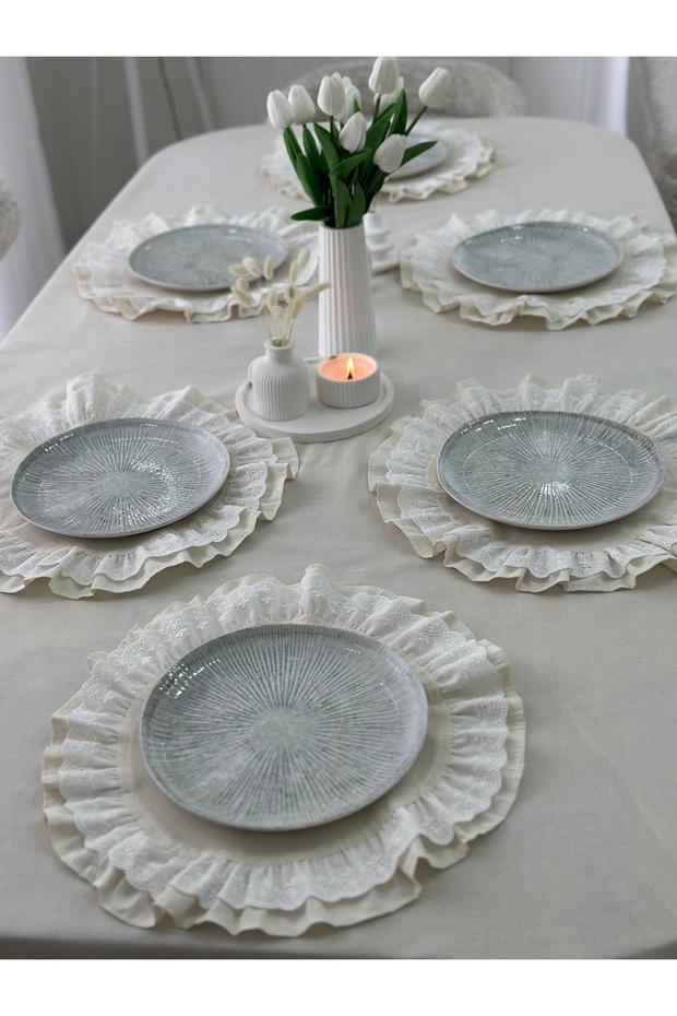 100% Cotton Hamketen Eyelet Embroidery Ruffled Placemat (6 Pieces)