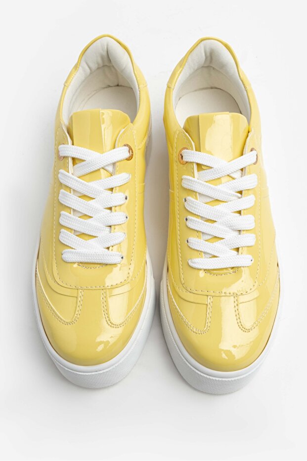 Rowan sárga lakkbőr vastagtalpú női fűzős sportcipő - 7