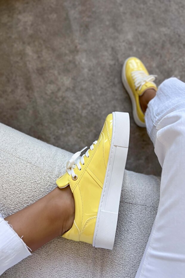 Rowan sárga lakkbőr vastagtalpú női fűzős sportcipő - 6