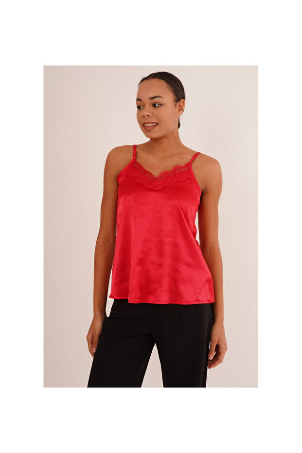 23134061 Satin Chest Lace Detailed Sleeveless Blouse Red