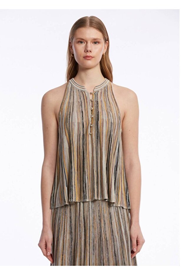 Bej Renk Bloklu Triko Üst - 1