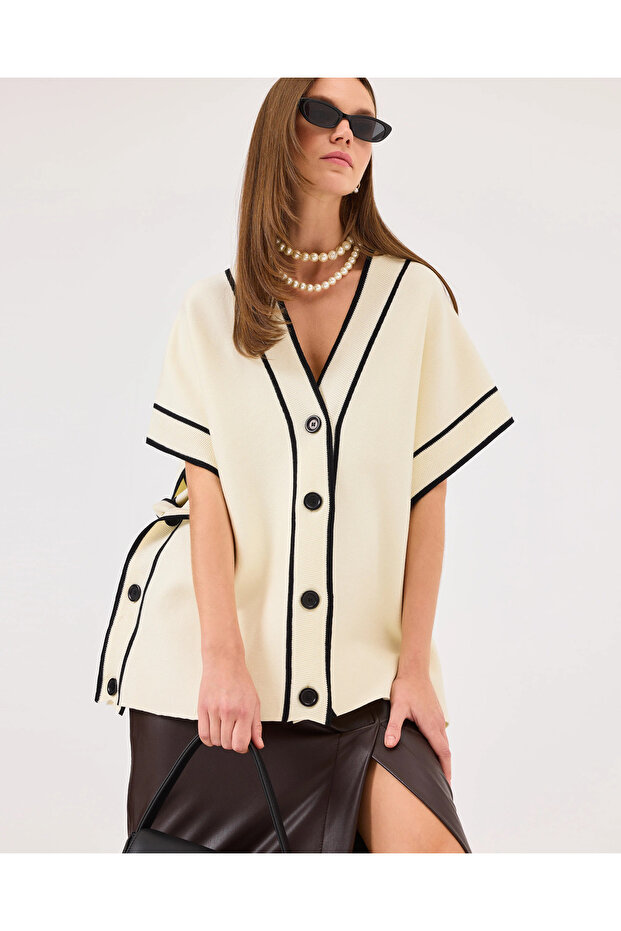 V Yaka Düğmeli Triko Süveter - 5