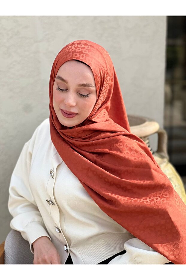 شال حريري من سلسلة جاكار بنمط لين