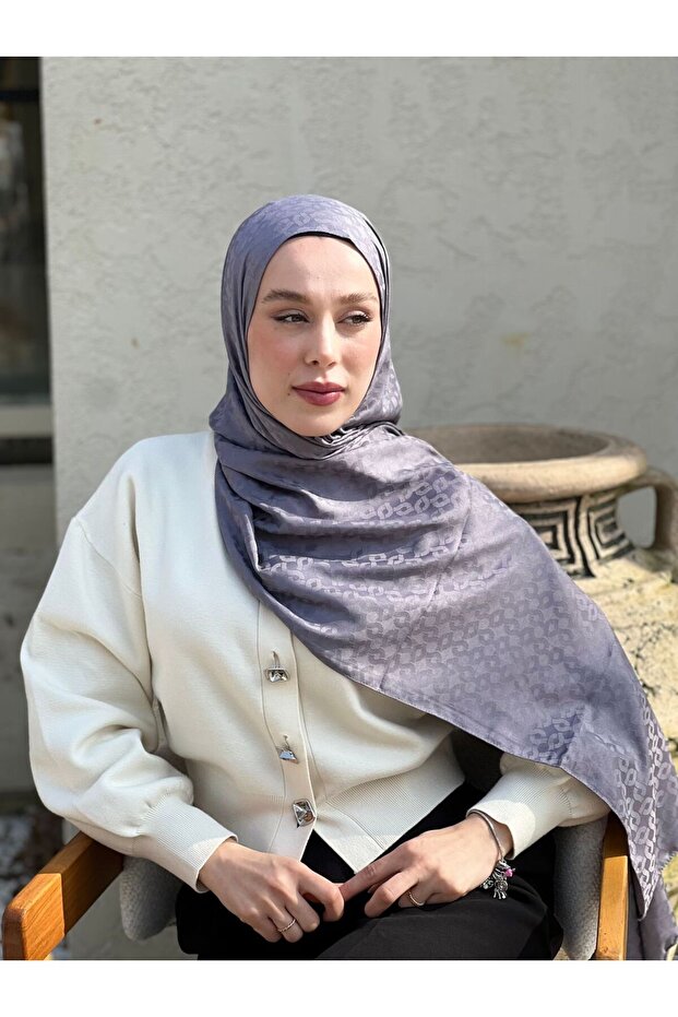 شال حريري من سلسلة جاكار بنمط لين
