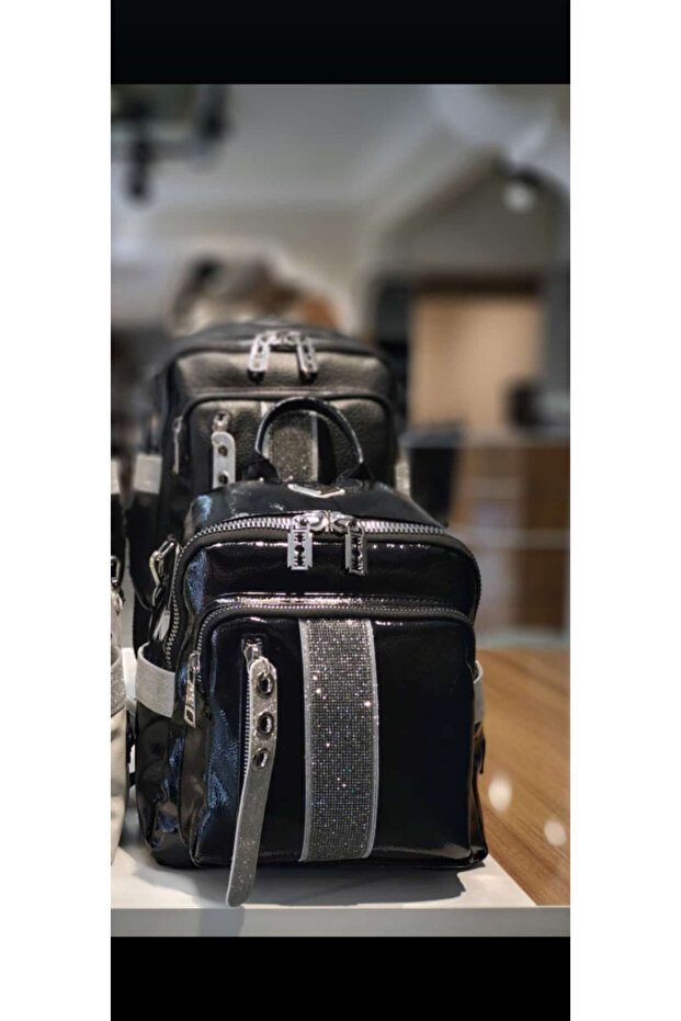 حقيبة ظهر نسائية متوسطة الحجم من جولدن بولو - 1