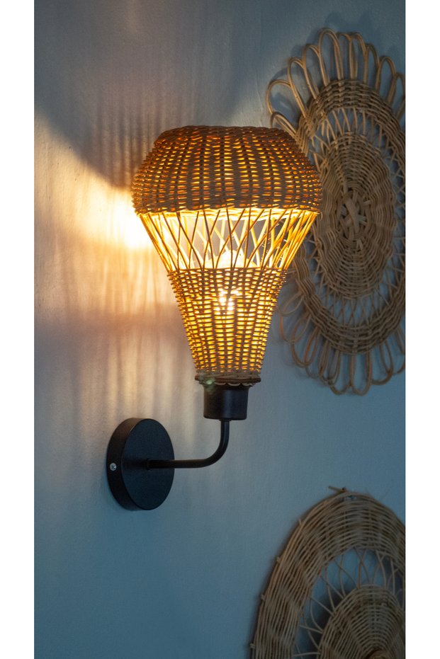 Handmade Tulip Rattan Wall Lamp | Natural and Authentic Lighting