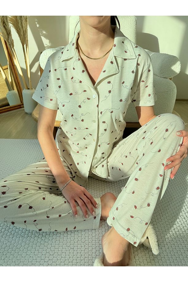 Ekru Minik Uğur Böceği  Desenli Pamuklu Kısa Kol Gömlek Yaka Pijama Takımı - 2