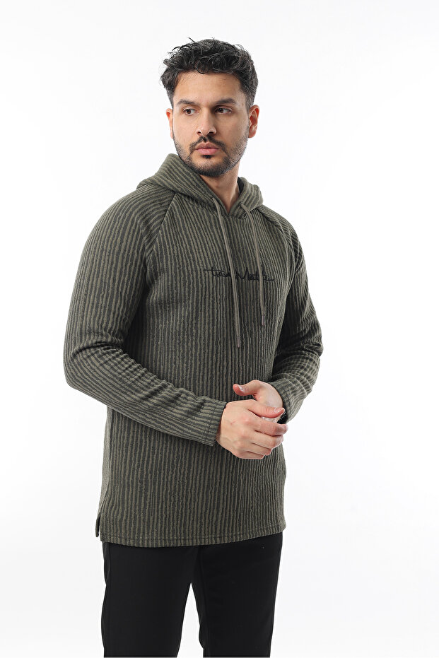 Erkek Önü Nakışlı Şık ve Rahat Basic Relax Regular Fit Kapüşonlu Basic Triko Kazak - 1