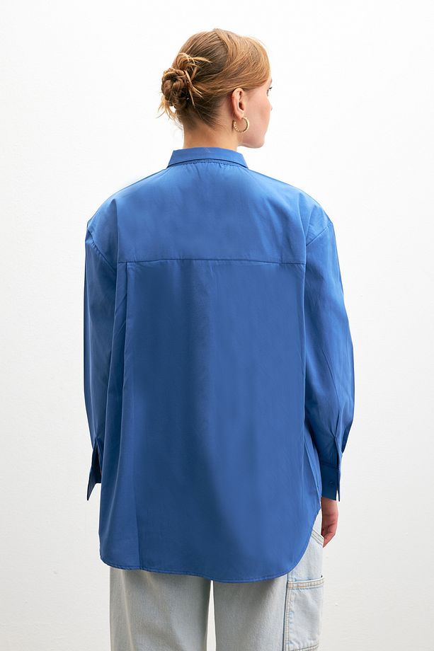 Kadın Mavi Oversize Basic Cep Detaylı Poplin Uzun Kol Gömlek - 7