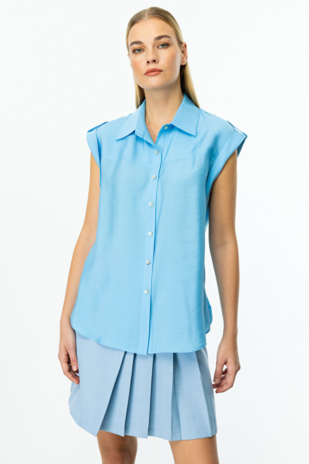 Omzu Apoletli Düğmeli Bluz - 1