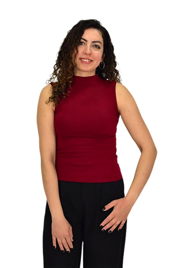 تي شيرت نسائي بحمالات بلون سادة BGL-ST04297