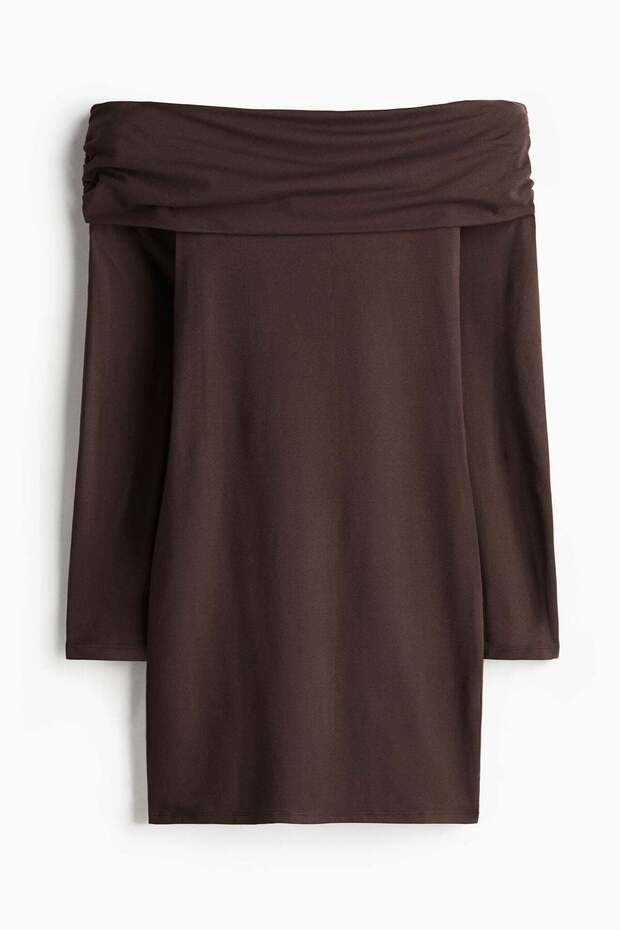 Off-the-shoulder bodycon dress