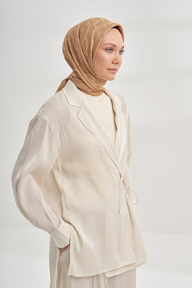 وشاح قطني بنمط هندسي - ذهبي - 2