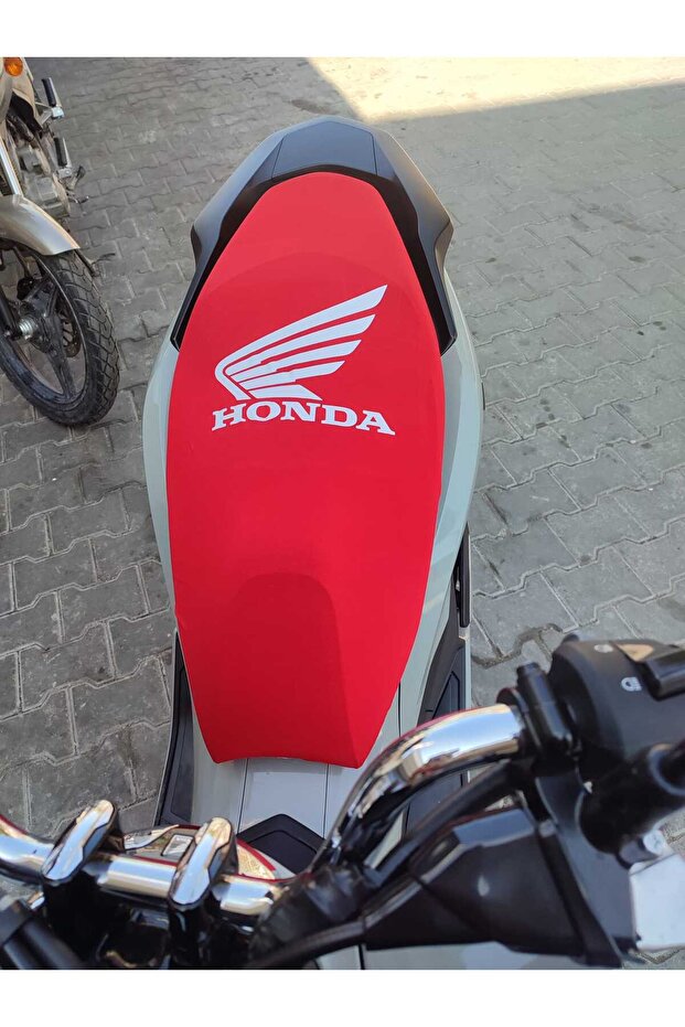 غطاء سرج متوافق مع موديلات Diocg Cup Scooter باللون الأحمر