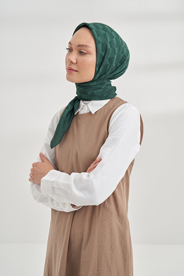 وشاح من القطن بنقوش هندسية أحادية اللون - زمرد - 1