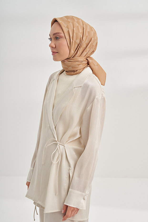 وشاح قطني بنمط هندسي - ذهبي - 1