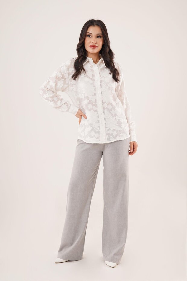 قميص أبيض بنمط الأزهار - 2