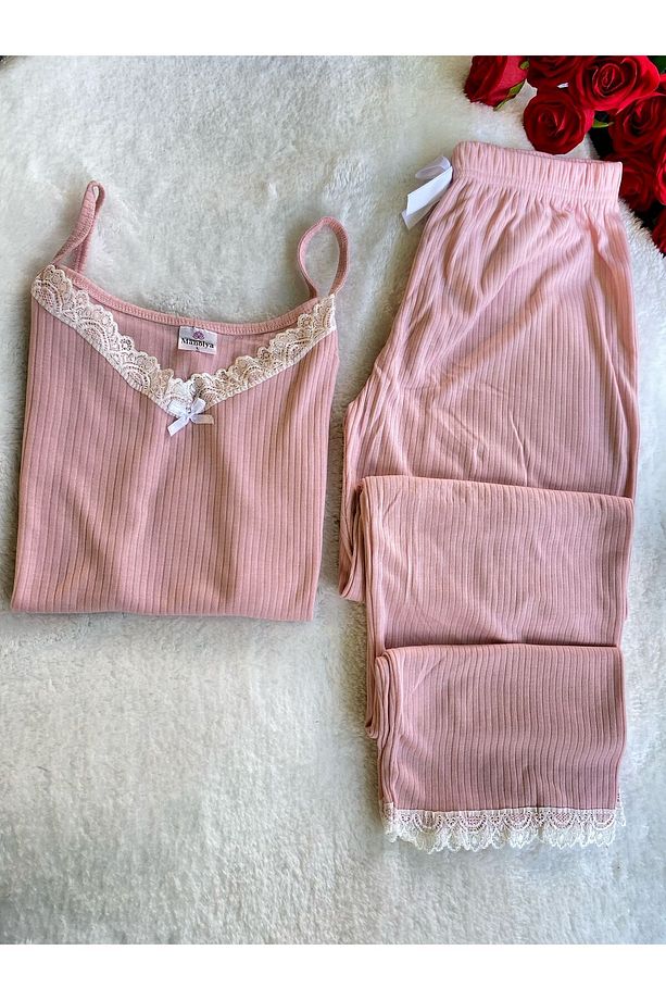 Kaşkorşe Kumaş Dantelli İp Askılı Pijama Takımı - 1